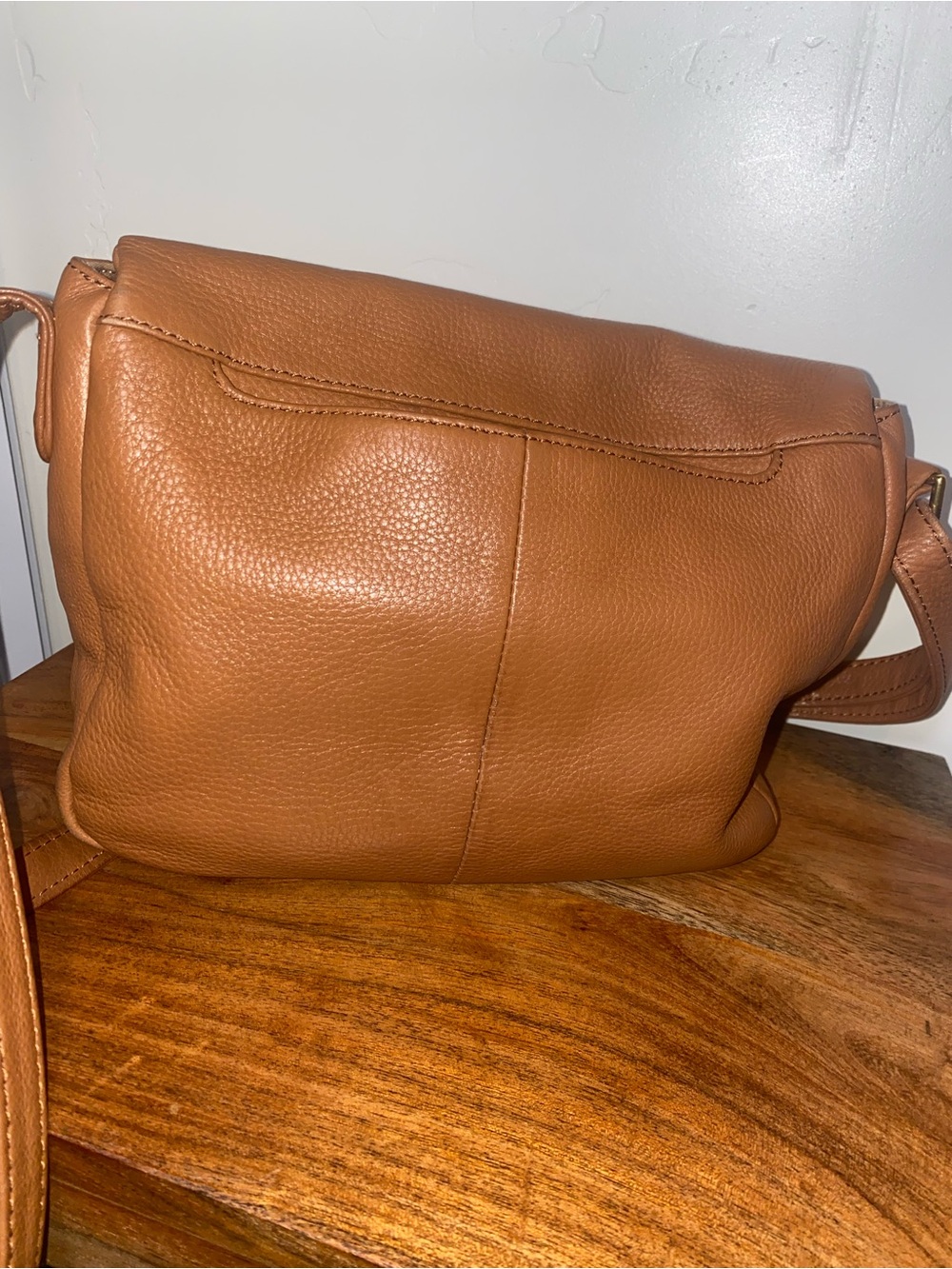 HOBO Fern Messenger Crossbody Bag - Picture 2 of 9